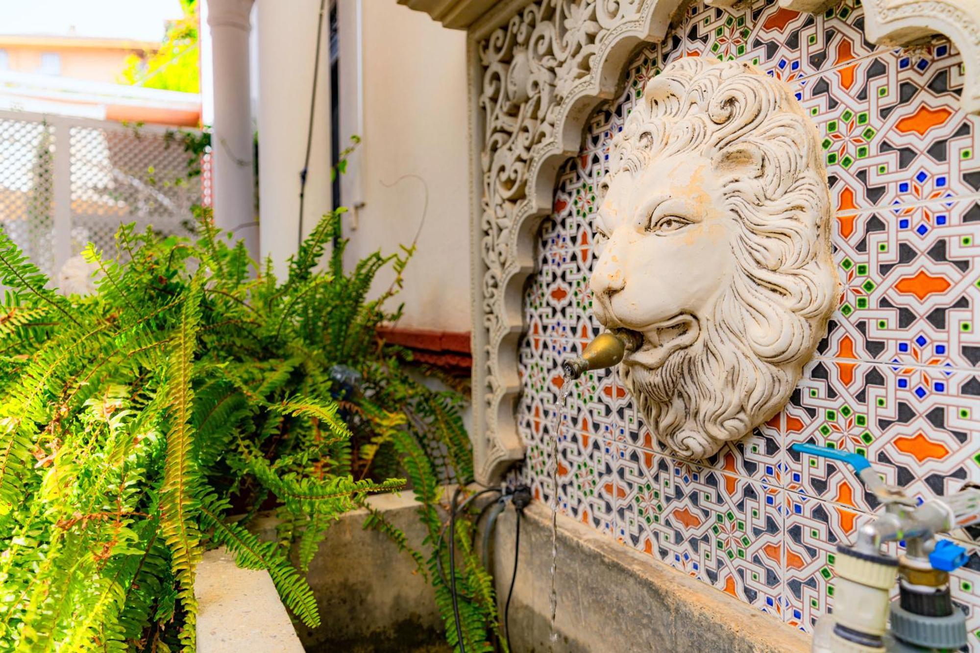 Casa La Fontana - Hostatel Bed & Breakfast Granada Exterior photo