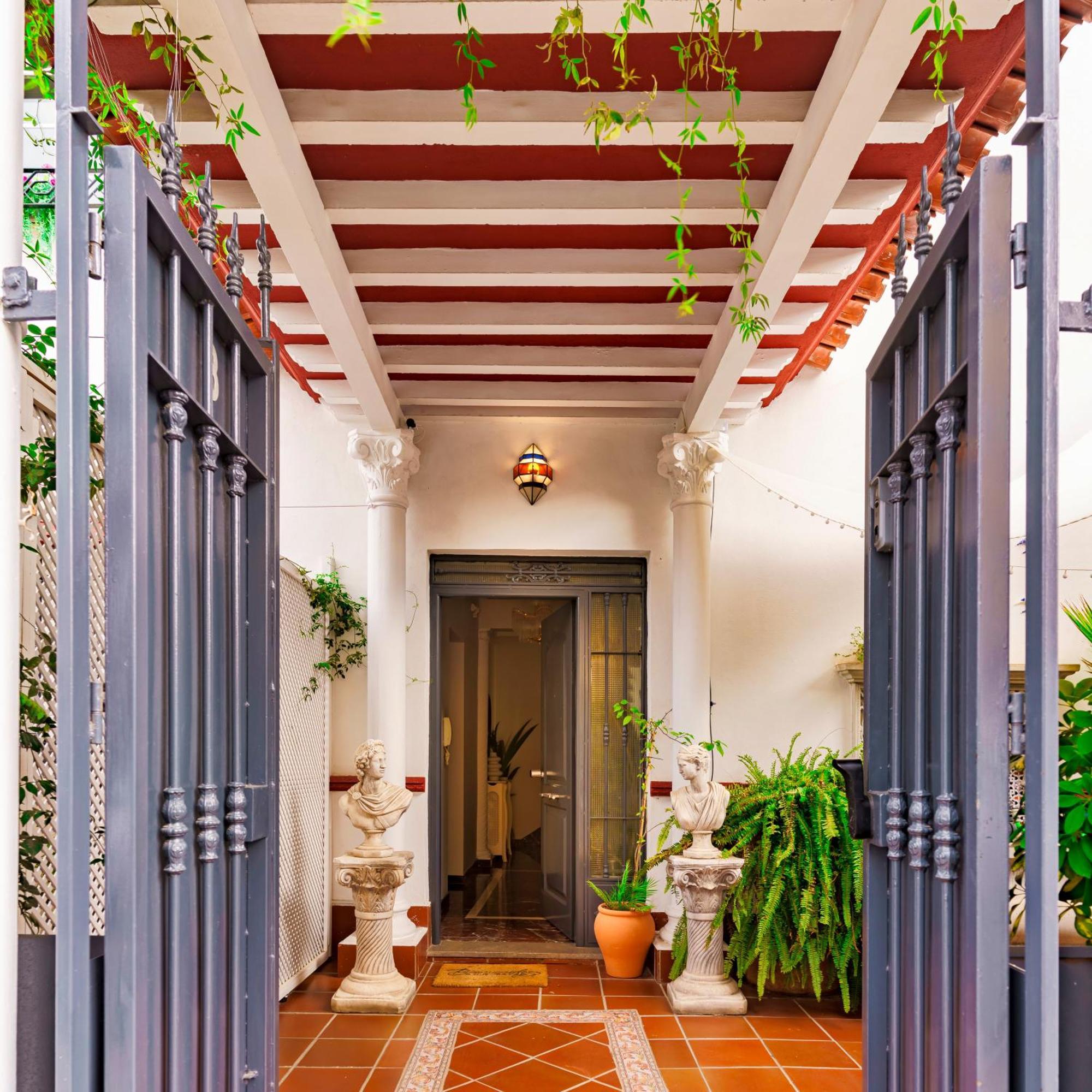 Casa La Fontana - Hostatel Bed & Breakfast Granada Exterior photo